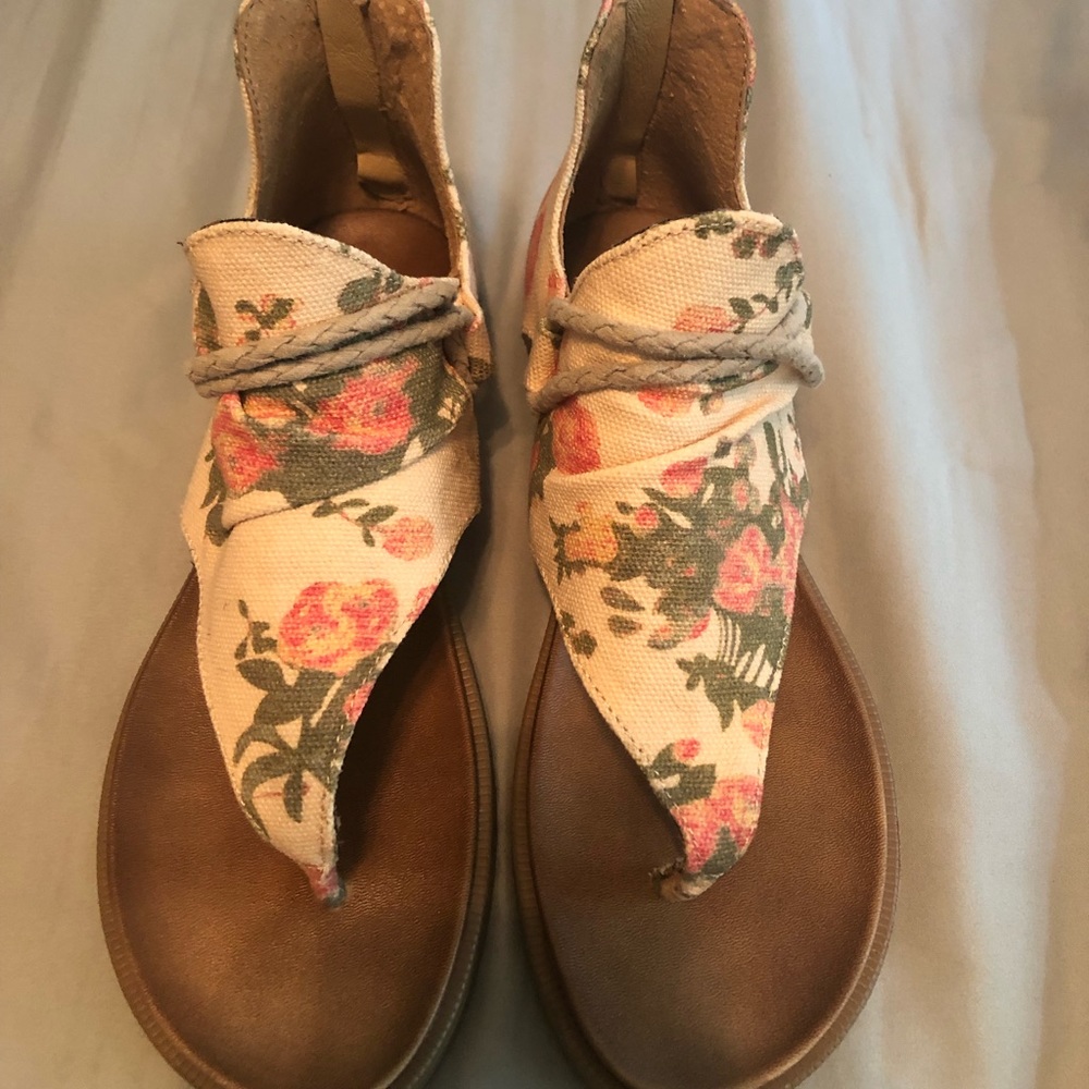 Women’s Sandals